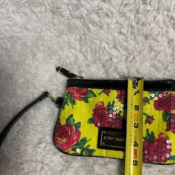 Betsey Johnson Vibrant yellow, pink & green Floral sequins Wristlet . - Picture 5 of 7